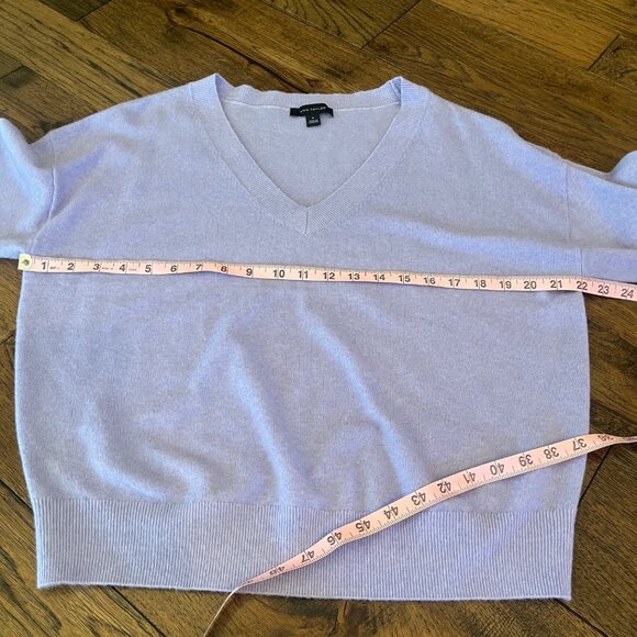 Ann Taylor Drop Shoulder V-Neck Wool Blend Sweater Classic Comfort Preppy Medium - Picture 8 of 12